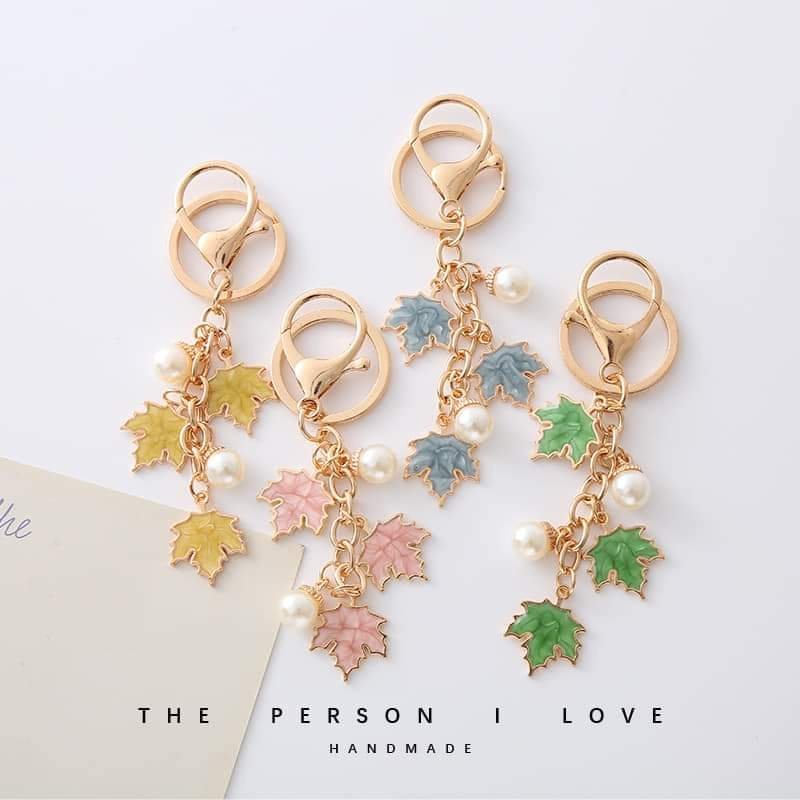 FB_IMG_1722534119024-1.jpg Maple Leaf Pearl Keychain - Image 1