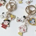Cute Snoopy and Charlie Brown themed metal keychains