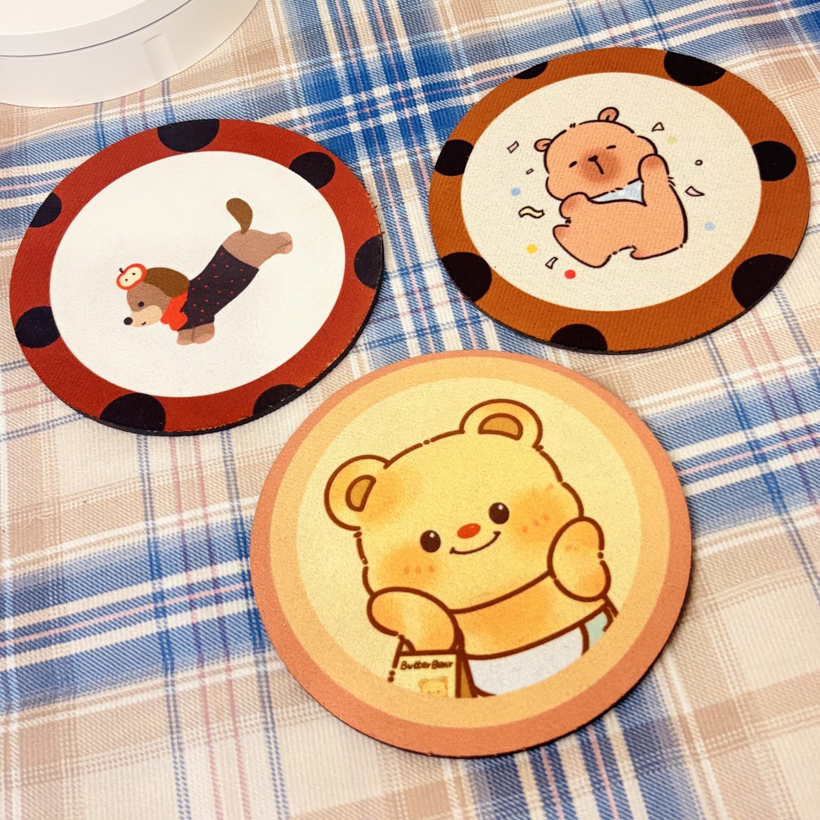 IMG_1489-scaled-1.jpeg Cute Bear Dog Capybara Heat Resistant Table Coaster 12cm - Image 1