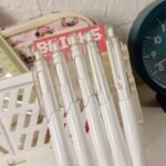 Classic Style White 5pcs Gel Pen Set - Image 4