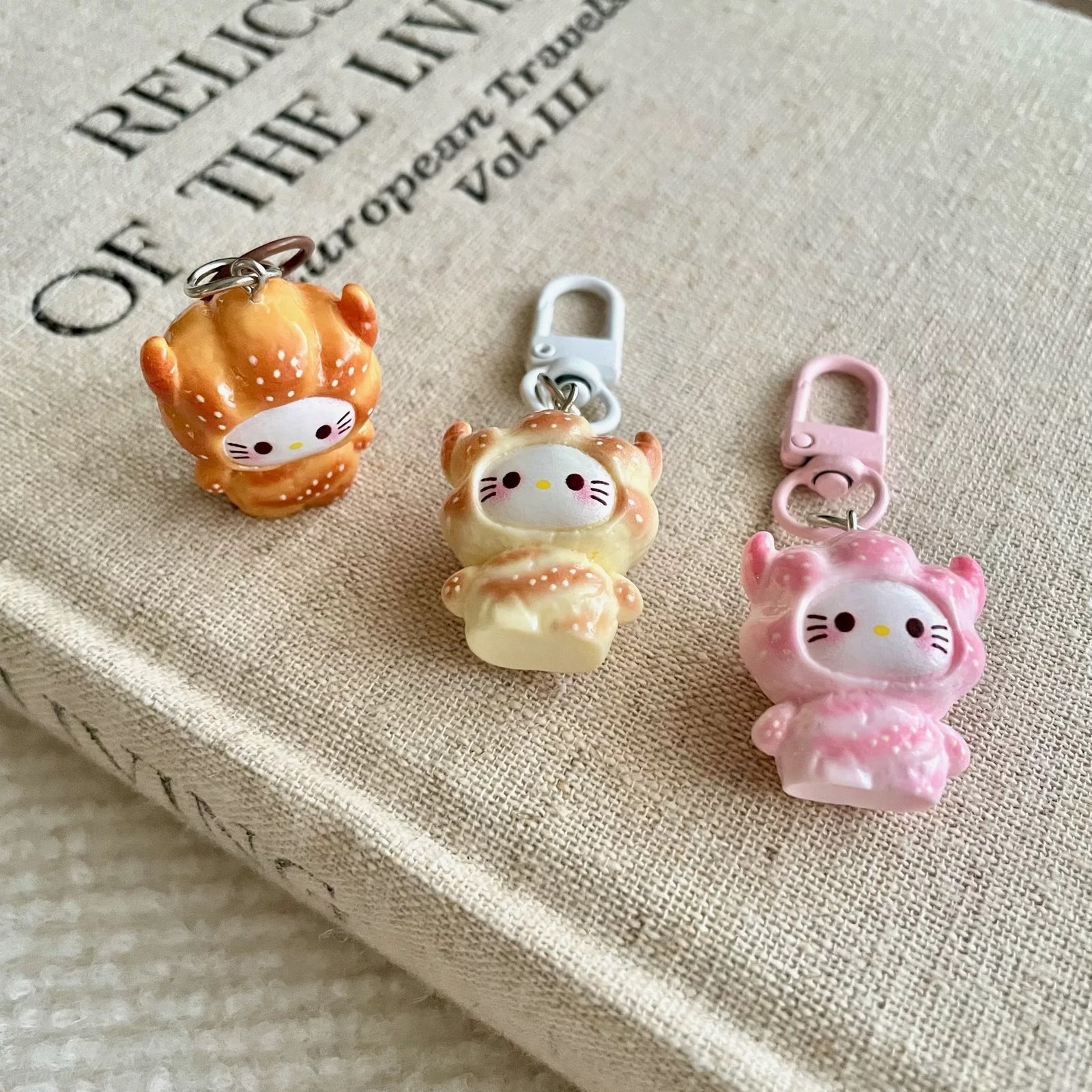 IMG_8544.jpeg Hello Kitty Bag Pendant - Image 1