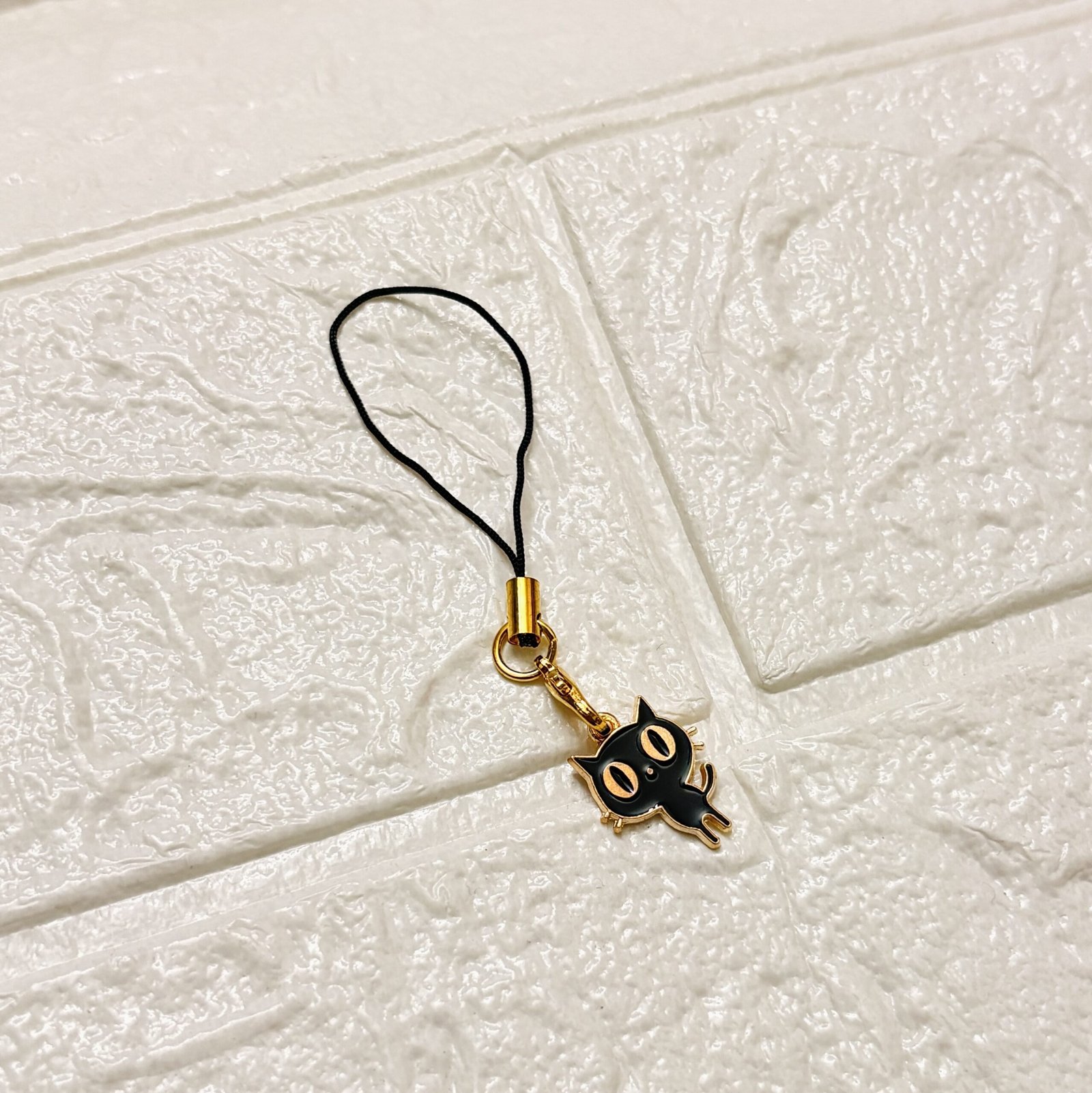 IMG_9523-scaled-1.jpeg Cute Metal Black Cat Phone Charm - Image 1