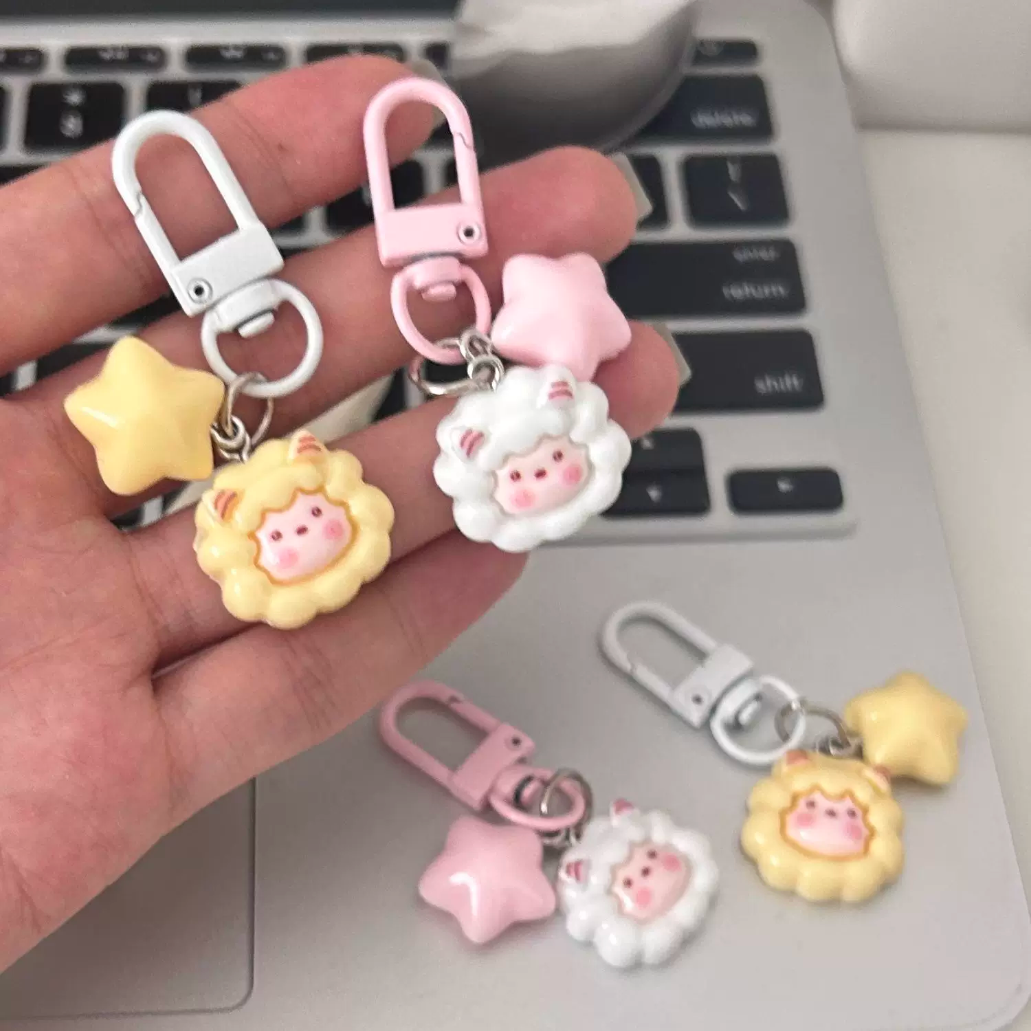 tb_image_share_1735041684244.jpg.png Cute Little Star Sheep Pendant - Image 1